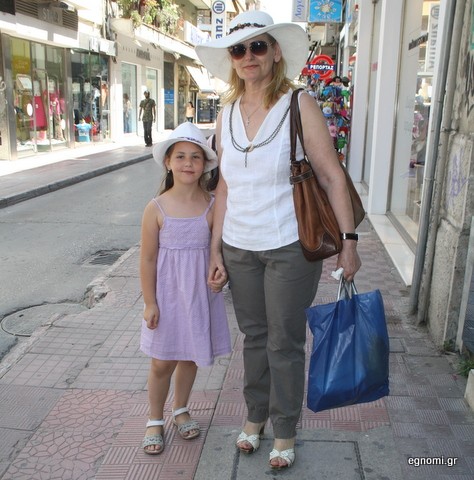 Κομψότατες γιαγιά και εγγονή