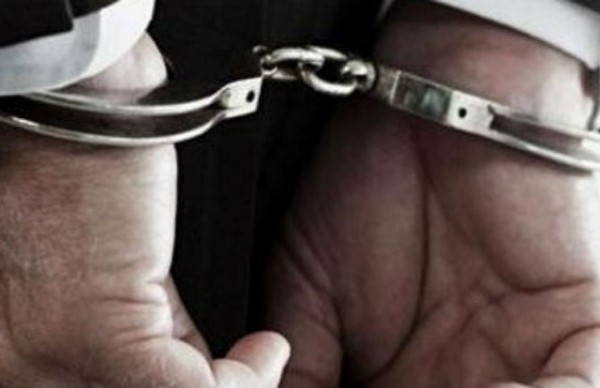 Χειροπέδες σε 80χρονο που ασελγούσε σε κοριτσάκια τα οποία δελέαζε με σοκολάτες