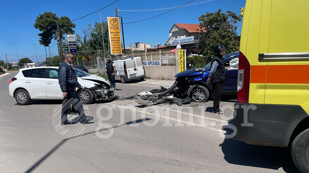 ΔΡΟΣΙΑ ΧΑΛΚΙΔΑΣ: Καραμπόλα μετά από μετωπική σύγκρουση δύο ΙΧ (VIDEO)