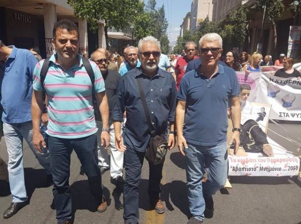 Ο Χαλκιδέος δάσκαλος Σταύρος Πετράκης παρών στη συγκέντρωση διαμαρτυρίας στην Αθήνα