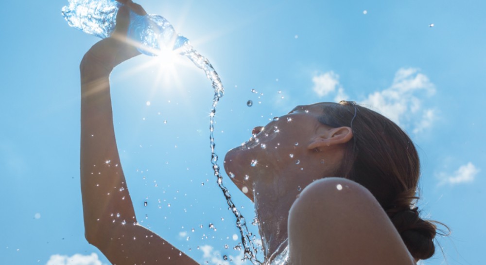 Καύσωνας Κλέων: Μειώστε τη χρήση ΙΧ, βάλτε βενζίνη αφού δύσει ο ήλιος