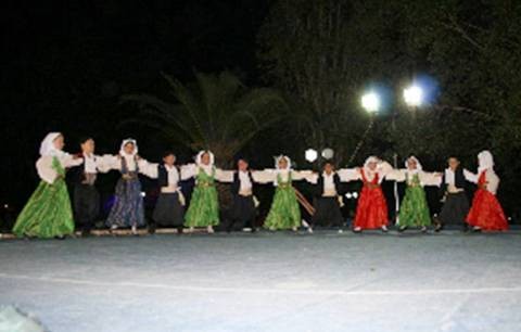 Χόρεψαν και μάζεψαν φάρμακα για τους απόρους