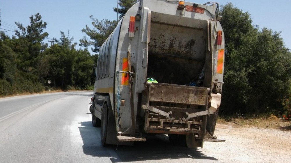 Συνελήφθη ο οδηγός απορριμματοφόρου που παρέσυρε και σκότωσε ηλικιωμένο πεζό