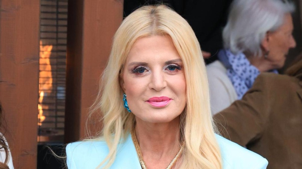 ΜΑΡΙΝΑ ΣΤΑΥΡΑΚΗ: Μπήκαν στο σπίτι της κουκουλοφόροι και την απείλησαν με μαχαίρι (VIDEO)