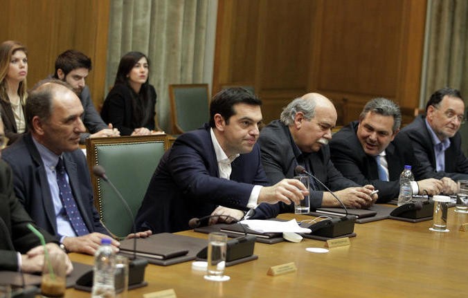Η κυβέρνηση ανακοινώνει live τα πέντε πρώτα της νομοσχέδια