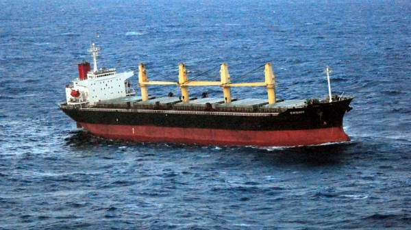 ΒΑΘΥ ΑΥΛΙΔΑΣ: Πλοίο προσέκρουσε στoν προβλήτα