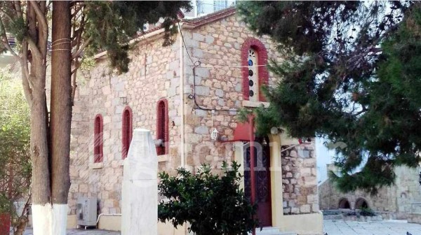 ΧΑΛΚΙΔΑ: Πανηγυρίζει για την γιορτή της Παναγίας το παρεκκλήσι της Μέσα Παναγίτσας
