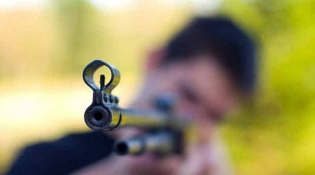 ΑΥΛΩΝΑΡΙ: Ανήλικος μαθητής έκρυψε αεροβόλο έξω από το σχολείο του!