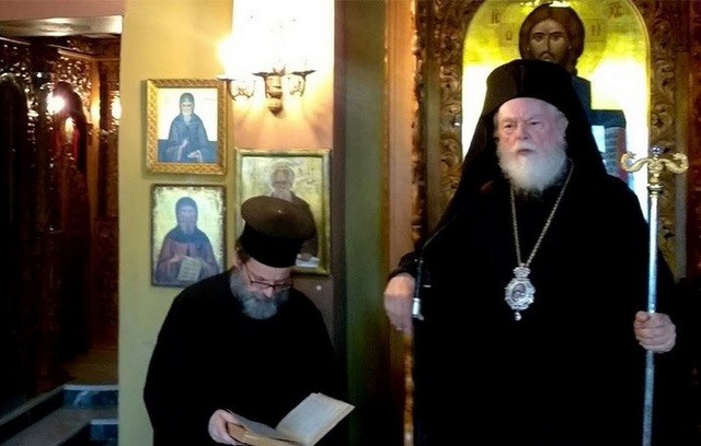 Μητροπολίτης έπαθε ανακοπή καρδιάς την ώρα της Θείας Λειτουργίας