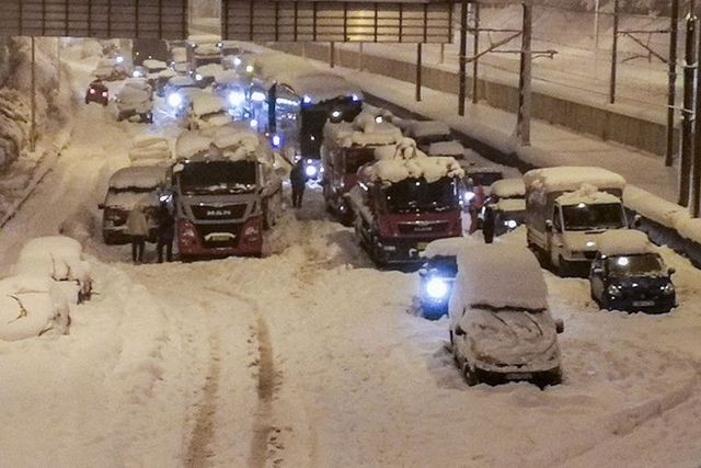 Από Ευβοιώτισσα η πρώτη αγωγή κατά της Αττικής Οδού - Ζητάει αποζημίωση 10.000 ευρώ