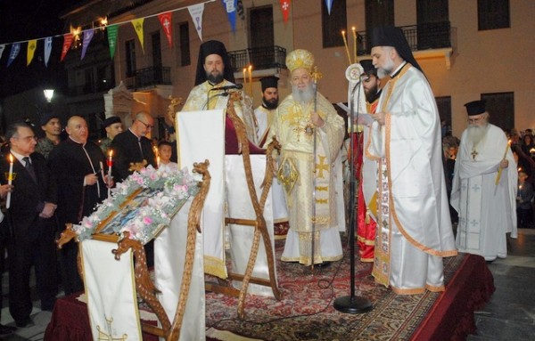 Με λαμπρότητα τελέστηκε η Ακολουθία της Ανάστασης στον Άγιο Δημήτριο Χαλκίδας