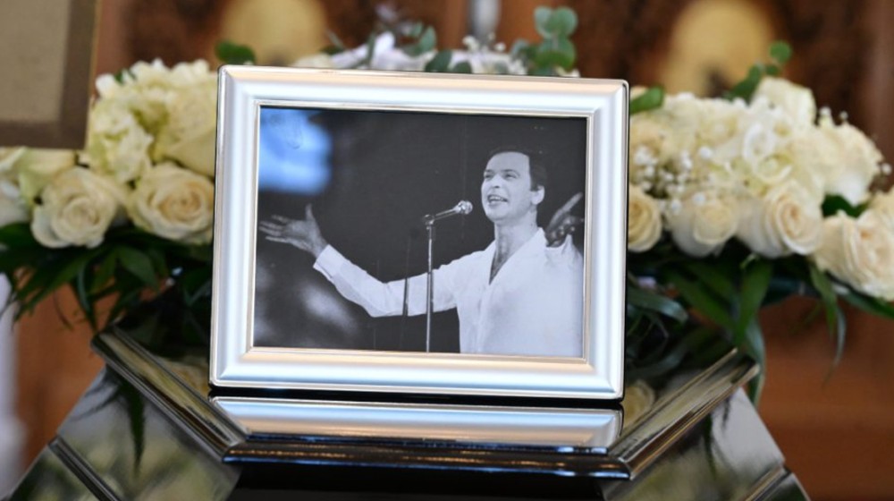 ΓΙΩΡΓΟΣ ΜΑΡΙΝΟΣ ΚΗΔΕΙΑ: Σε κλίμα βαθιάς οδύνης το τελευταίο αντίο (VIDEO)