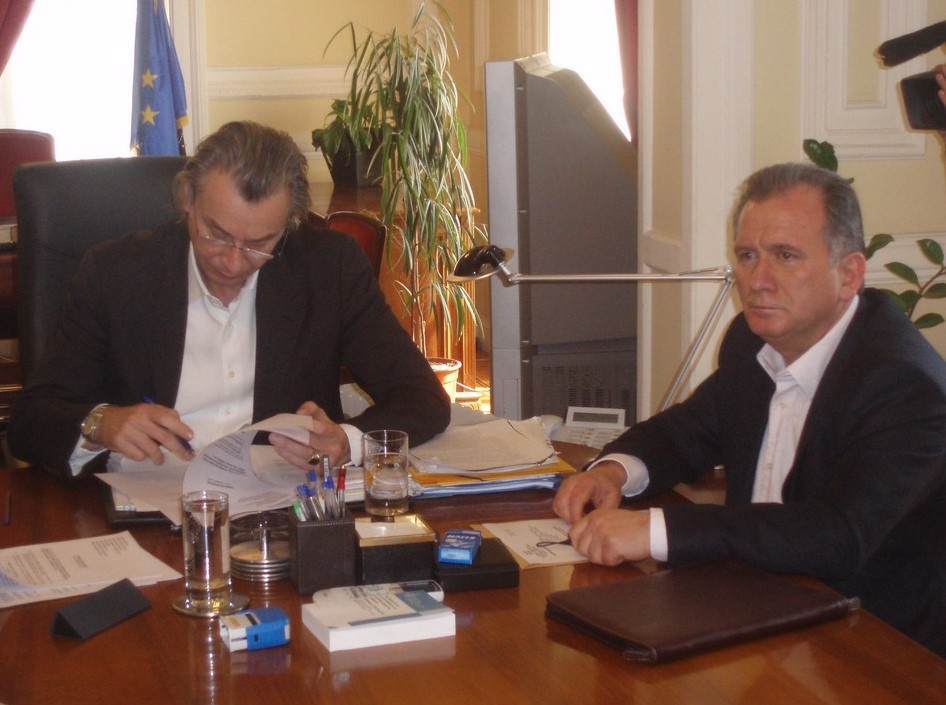 Υπογράφηκε η σύμβαση για το δρόμο Θίσβη-Κανάβαρι