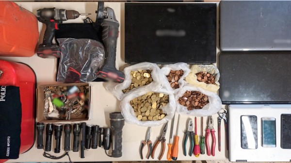 ΒΟΡΕΙΑ ΕΥΒΟΙΑ: Τριμελής συμμορία ... ρήμαξε εκκλησίες και καταστήματα σε Αιδηψό και Ιστιαία