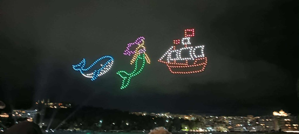 ΘΑΛΑΣΣΙΝΟ ΚΑΡΝΑΒΑΛΙ ΧΑΛΚΙΔΑΣ: Drones, βεγγαλικά και Αναστασία (video)