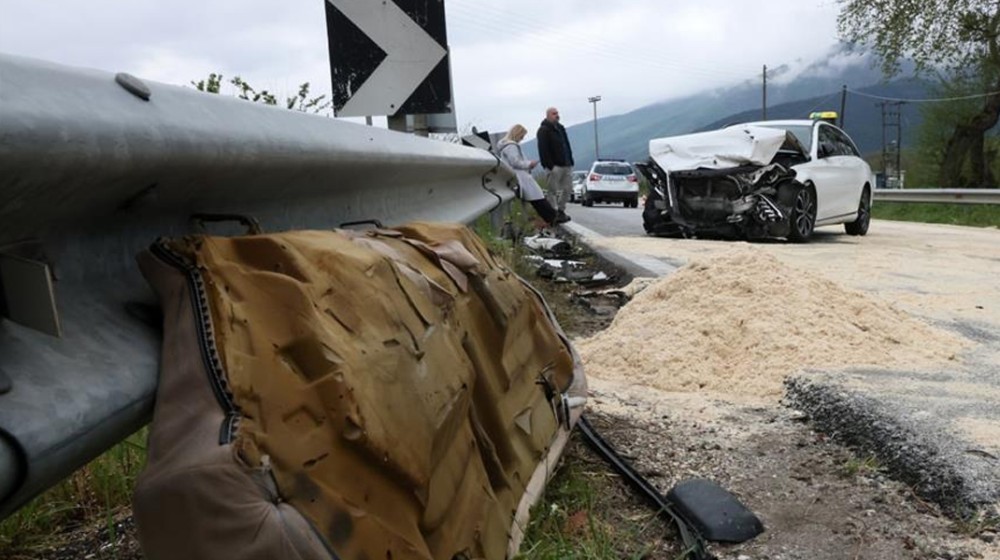 Ανείπωτη τραγωδία: 3χρονο κοριτσάκι νεκρό σε τροχαίο δυστύχημα - Βρισκόταν στην αγκαλιά της μητέρας του στο κάθισμα του συνοδηγού