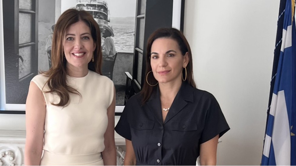 Ζήτησε ενίσχυση των τουριστικών επιχειρήσεων της Εύβοιας λόγω μεδουσών η Καραμπατσώλη