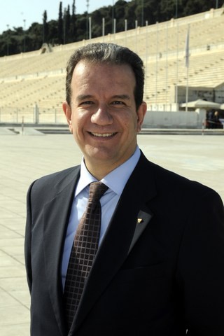 Γροθιά έριξε ο Σταύρος Μακαρίου
