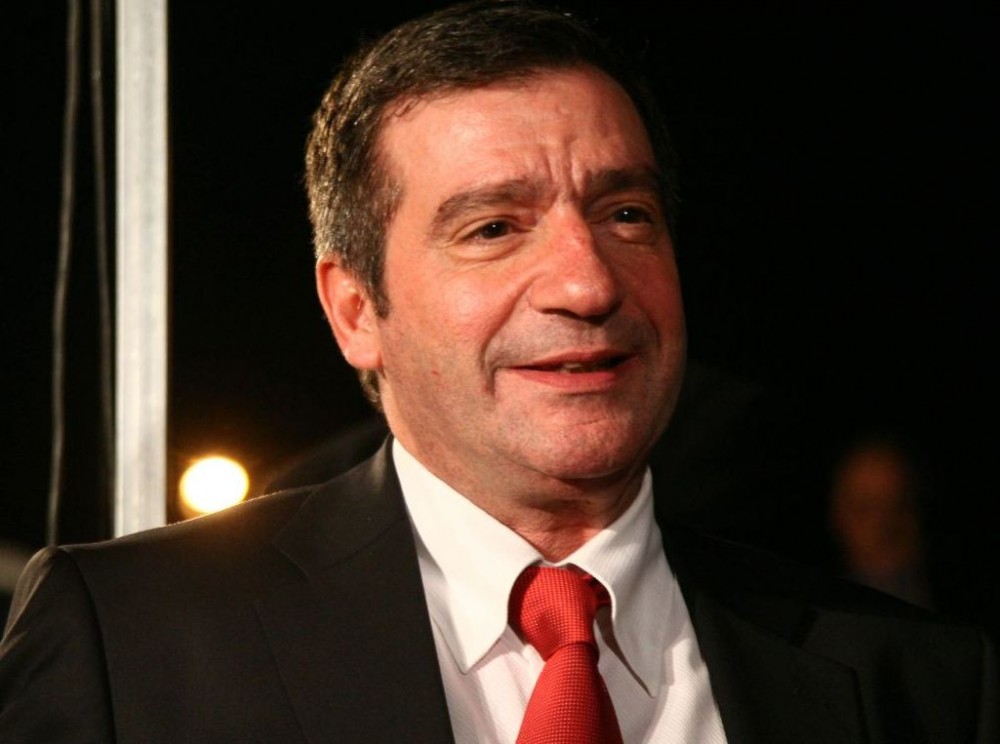 Χτύπησαν τον Καμίνη έξω από τα γραφεία της ΚΕΔΕ