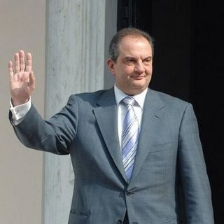 Ο Καραμανλής κάνει διακοπές (εδώ και χρόνια!)