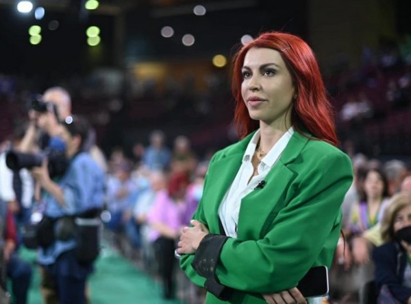 Βάσια Αναστασίου: Χώρισα λόγω του ΠΑΣΟΚ, δεν με άντεχε ο σύντροφός μου (Video)