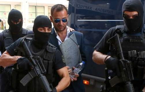 ΦΥΛΑΚΗ ΧΑΛΚΙΔΑΣ: Έκρυβε κινητό τηλέφωνο στην παντόφλα του ο Γιαννουσάκης