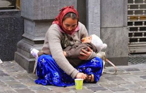 ΧΑΛΚΙΔΑ: Έπιασαν δύο γυναίκες για επαιτεία