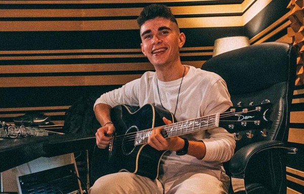 EUROVISION: Ενας 16χρονος θα εκπροσωπήσει τη χώρα μας