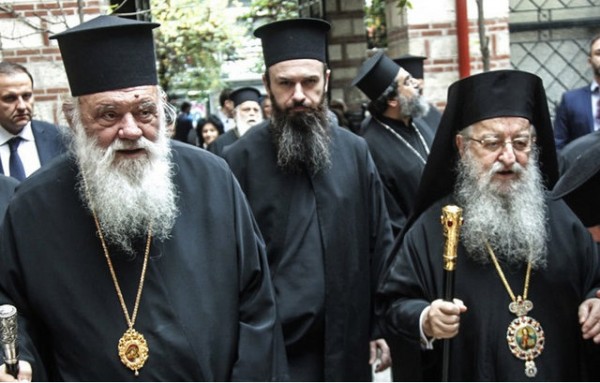 Επέρχεται ρήξη στους κόλπους της Εκκλησίας με τον Άνθιμο να ηγείται ομάδας ιεραρχών κατά του Ιερώνυμου