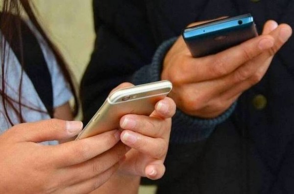 Αυτά τα καταστήματα ανοίγουν τη Δευτέρα - Πώς στέλνουμε SMS στο 13032