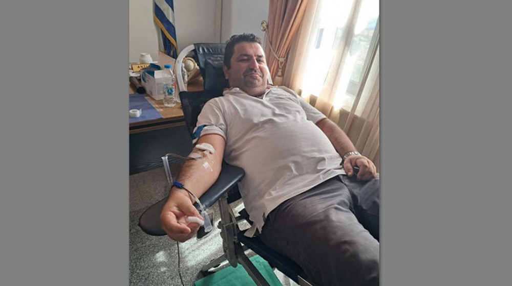Εθελοντής αιμοδότης ο Δήμαρχος Γιώργος Τσαπουρνιώτης