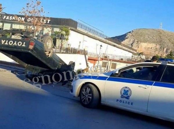 ΧΑΛΚΙΔΑ-ΕΞΩ ΠΑΝΑΓΙΤΣΑ: Αγροτικό φορτηγάκι τούμπαρε στον δρόμο Χαλκίδας- Αρτάκης