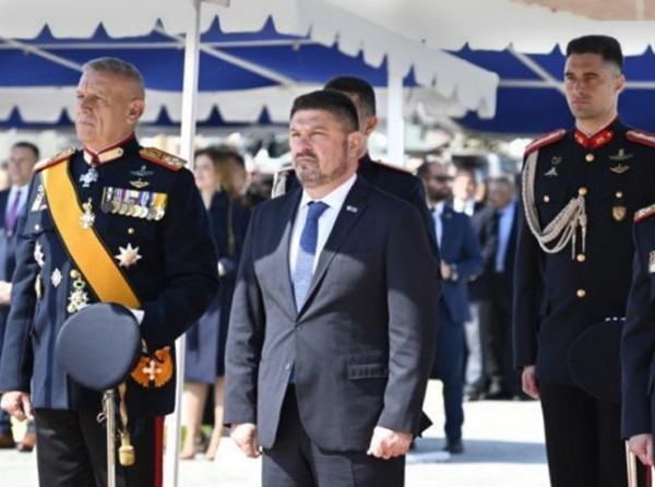 ΧΑΛΚΙΔΑ: Παρουσία Χαρδαλιά και Φλώρου ο επίσημος εορτασμός για τον Άγιο Γεώργιο στη Σχολή Πεζικού (φωτό)