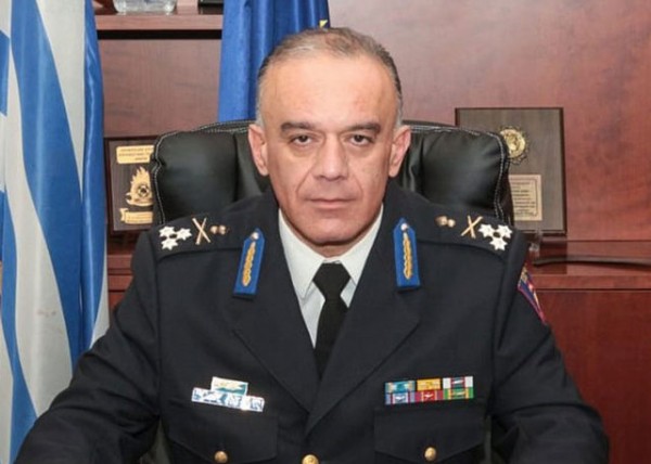 Η Εύβοια καίγεται και ο αρχηγός της Πυροσβεστικής ...φυλάει τις αναζωπυρώσεις στην Πάρνηθα (VIDEO)