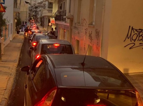 Μπλοκαρισμένη η οδός Κακαρά το απόγευμα της Παρασκευής