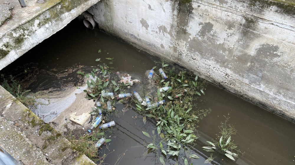 ΧΑΛΚΙΔΑ - ΛΙΑΝΗ ΑΜΜΟΣ: Εστία μόλυνσης μία αμπολή γεμάτη σκουπίδια
