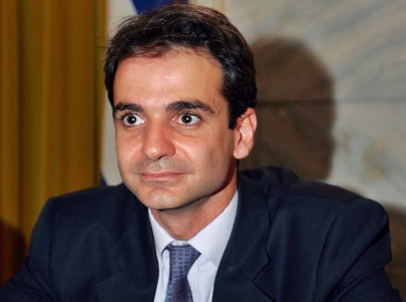 Παραιτούνται από αμοιβές και αυτοκίνητα δύο βουλευτές