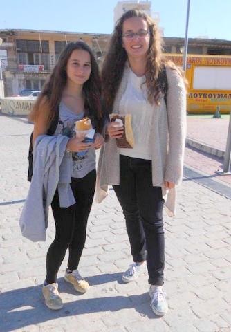 Έφαγαν σάντουιτς για μεσημέρι τα κορίτσια