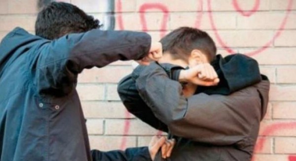 Απείλησε ότι θα βιάσει τη γυναίκα του αδελφού του και έφαγε ξύλο