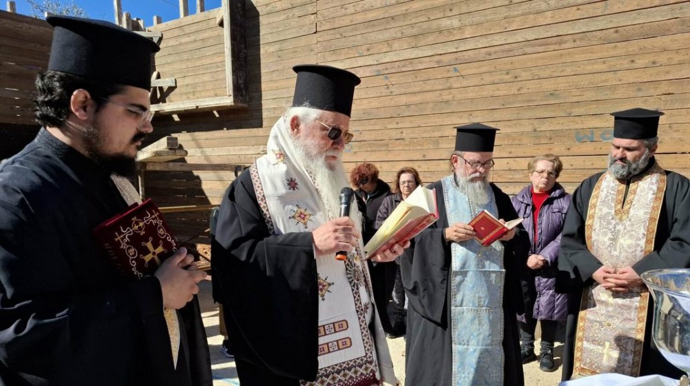 ΟΝΤΑΘΙ ΔΡΟΣΙΑΣ: Πρόωρη Ανάσταση με χαρά και κεράσματα στο γιαπί του ιερού ναού