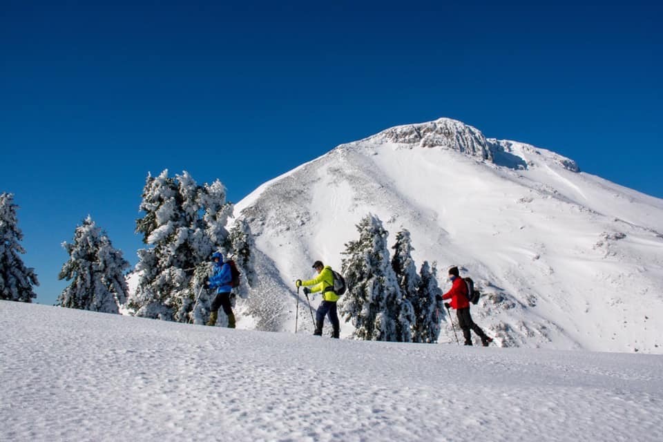 Ορειβάτες εκπαιδεύτηκαν στα χιόνια της Δίρφυς μέσα στην κακοκαιρία Μπάρμπαρα