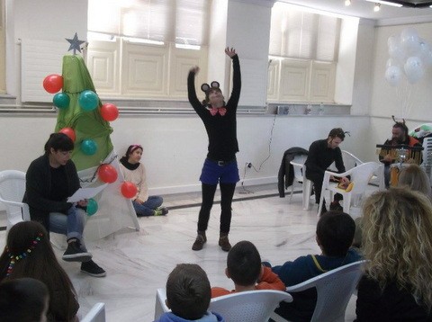 Χριστουγεννιάτικο παζάρι παιχνιδιών και θεατρική παράσταση