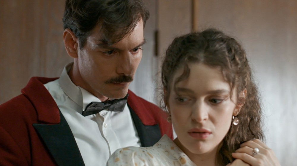 GRAND HOTEL: Δείτε απόψε (ΠΕΜΠΤΗ 6 ΦΕΒΡΟΥΑΡΙΟΥ)