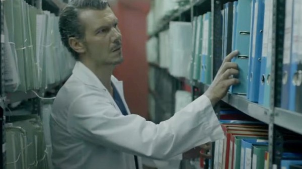 Ο ΓΙΑΤΡΟΣ: Δείτε απόψε (ΤΡΙΤΗ 12 ΝΟΕΜΒΡΙΟΥ)