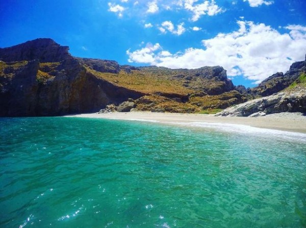 Η κρυφή παραλία της Εύβοιας που ξετρελαίνει Έλληνες και ξένους τουρίστες