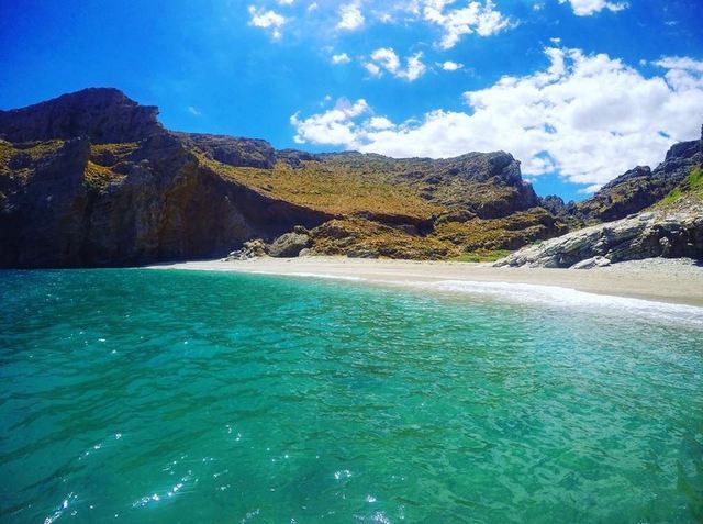 Η κρυφή παραλία της Εύβοιας που ξετρελαίνει Έλληνες και ξένους τουρίστες