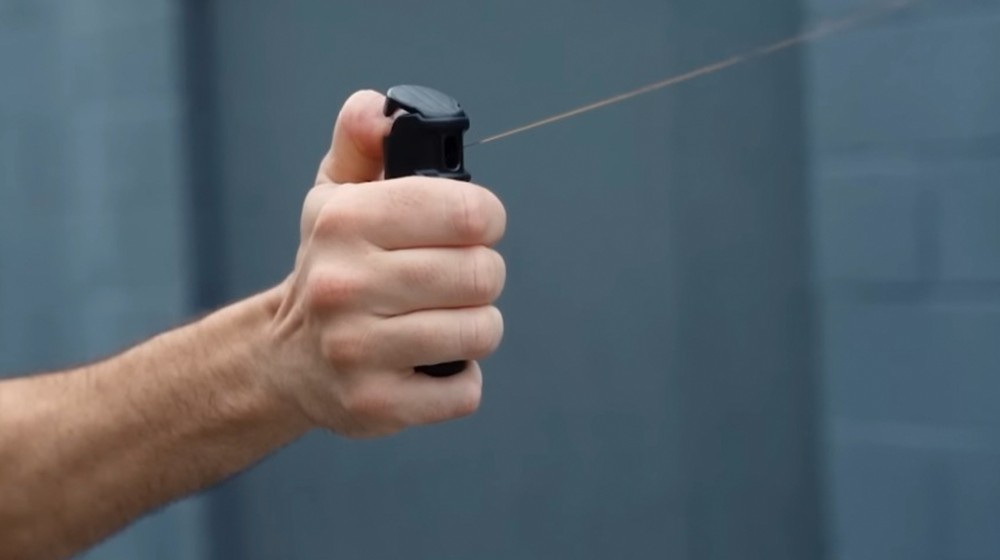 Οδηγοί τσακώθηκαν στον δρόμο κι ο ένας ψέκασε τον άλλο και την 8χρονη κόρη του με σπρέι πιπεριού