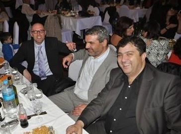 Χαμογελαστοί στο χορό του Ελλήσποντου και του Αναξαγόρα