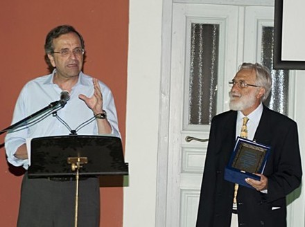 Της ... μαντινάδας το κάγκελο έγινε στο twitter