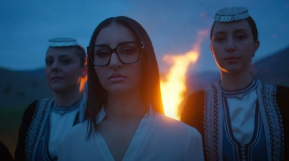 ΑΣΤΕΡΟΜΑΤΑ: Κυκλοφόρησε το βίντεο κλιπ του τραγουδιού που θα εκπροσωπήσει την Ελλάδα στην Eurovision